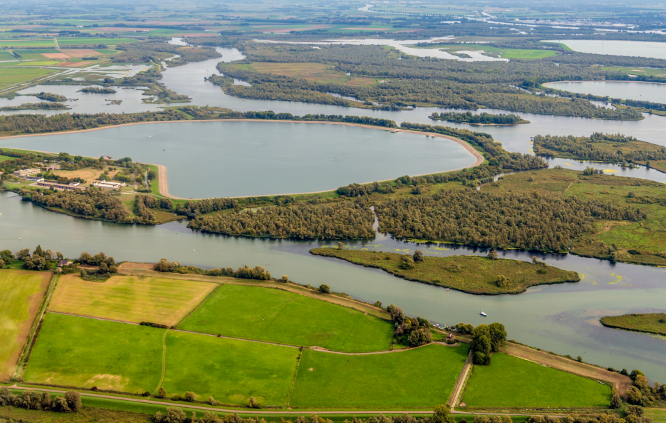 Ontdek de Biesbosch vanuit deze mooie plek aan het water